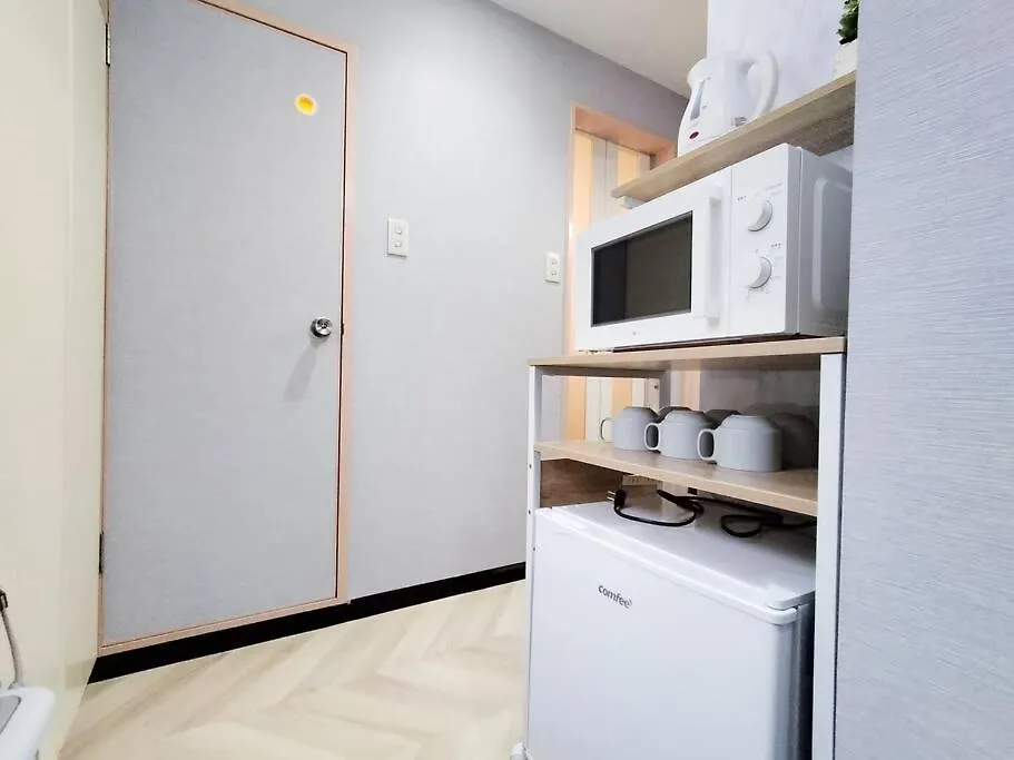 202 Shinjuku Center- 10Mins From Shinjuku St A- 2Mins Okubo- Max6P-2Room-涉谷六本木银座直达 Tóquio 0*,  Japão